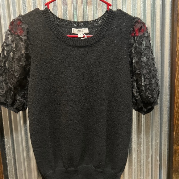 Top - Picture 1 of 2